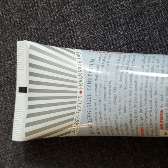 First Aid Beauty Face Cleanser - 2 oz - Picture 3 of 4